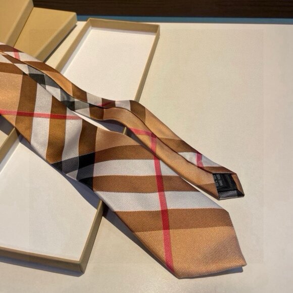 Burberry Men Classic Tie - Picture 3 of 6